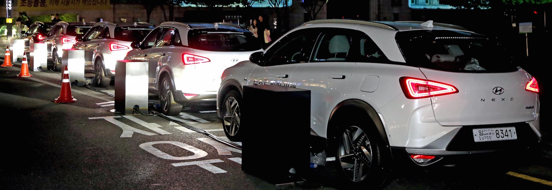 Hyundai lights up Seoul on World Earth Day with hydrogen-powered Nexo